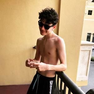 Meet your Posher, Stefan